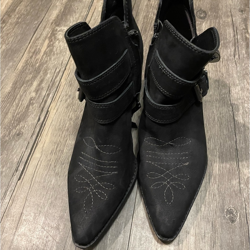 Sam Edelman Western Inspired black sueded leather Booties